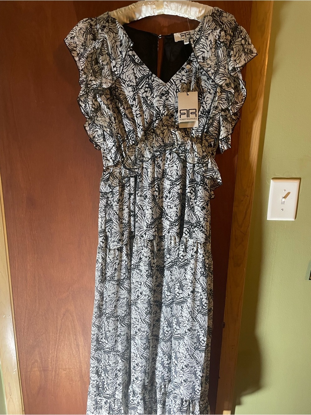Black & White Floral Maxi Dress with Ruffled Sleeves. New with tags. Boutique
